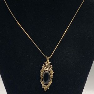 🎯 5/$25 🎯 Stunning Sarah Coventry Pendant - onyx